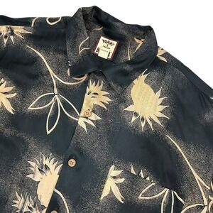 Tommy Bahama Silk Shirt Men's Large‎ Hawaiian Floral Pineapple Black Tropical